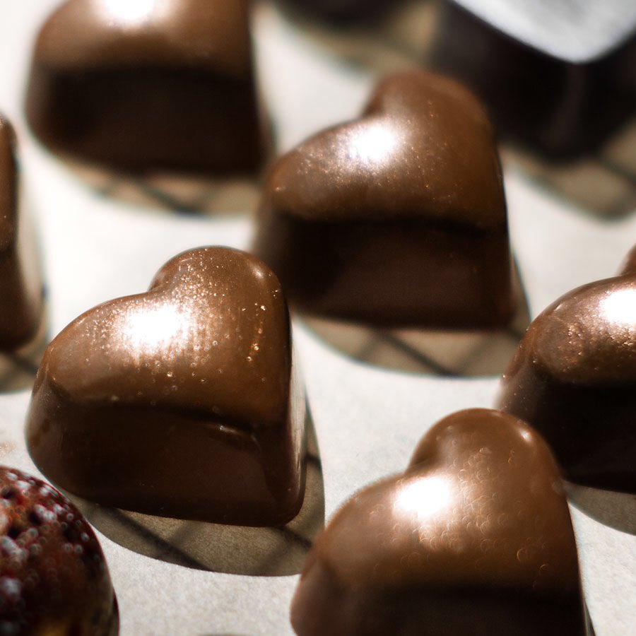 mscocoachocs's tweet image. Love is in the air ❤️ with these handmade salted caramel chocolates 🍫😋