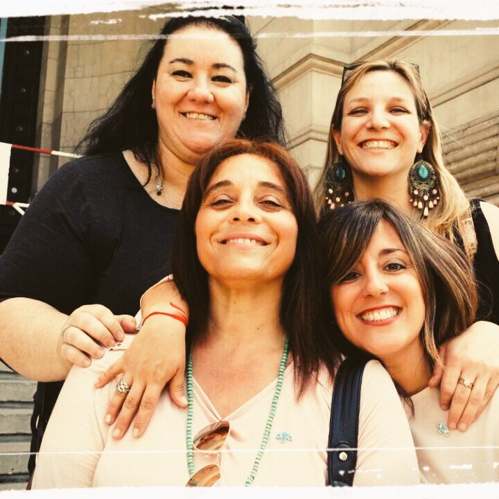 estudiovescio's tweet photo. Sin más aditamento que su portación de cacumen, brindo x la vuelta de #LasFeas a los estrados de Palacio (Tribunalicio) @natalia_nini @PetroneDip @MLaura_Lastres @deborachammah @alicianneubert 💪#Brainpower https://t.co/HbKPE2WAzy