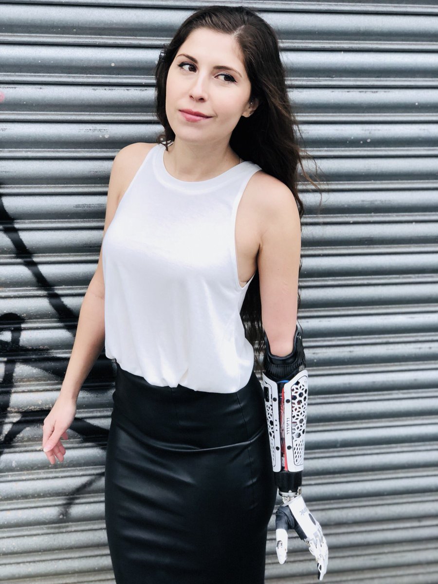 aannggeellll's tweet image. Hello world! Pls let me audition for your films, tv programs, and commercials. Give a girl a shot 💁🏻‍♀️🤖. #bionicactress