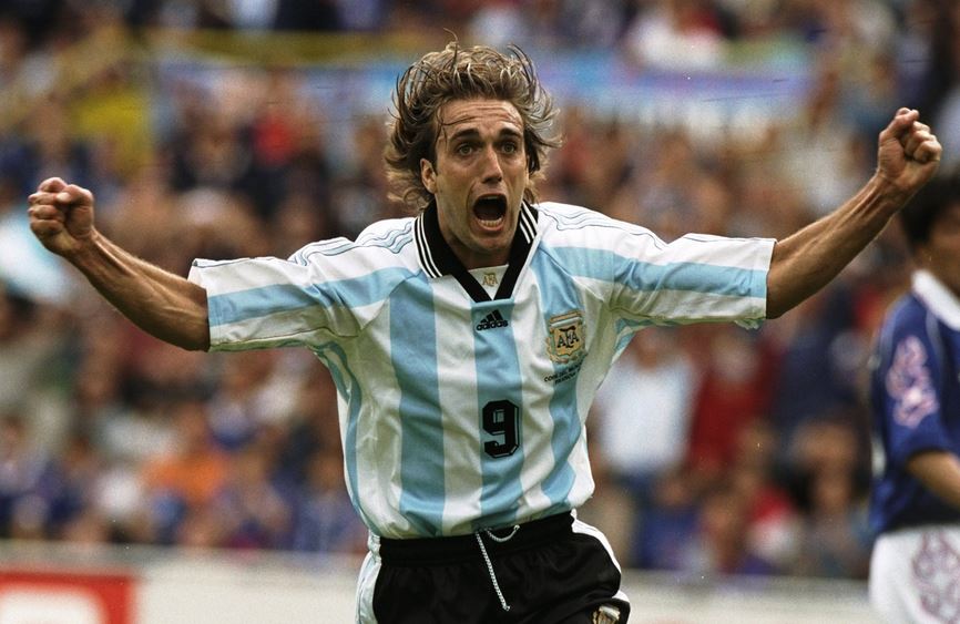 Happy birthday to former Fiorentina, Roma and Argentina striker Gabriel Batistuta, who turns 49 today! 