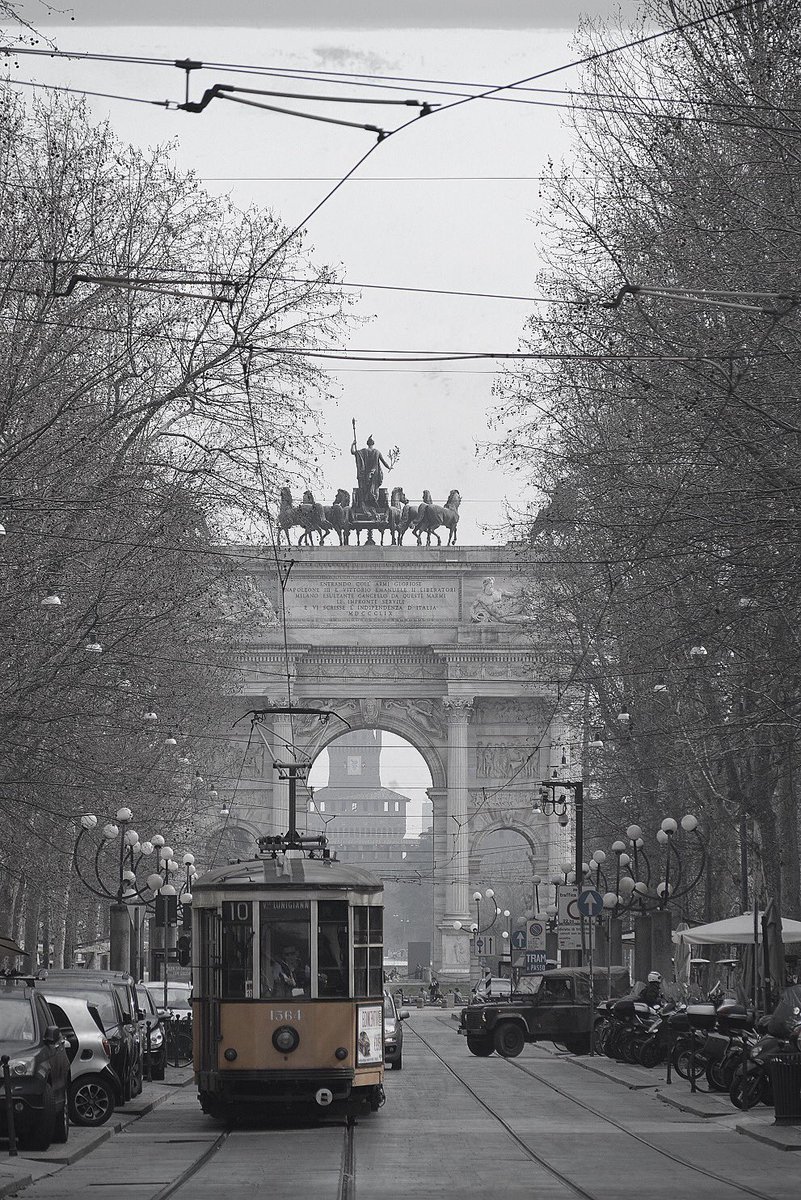 Un po' rétro...
#milano Corso Sempione <a href="/ComuneMI/">Comune di Milano</a> #inLombardia 
 instagram.com/bassanellibene…