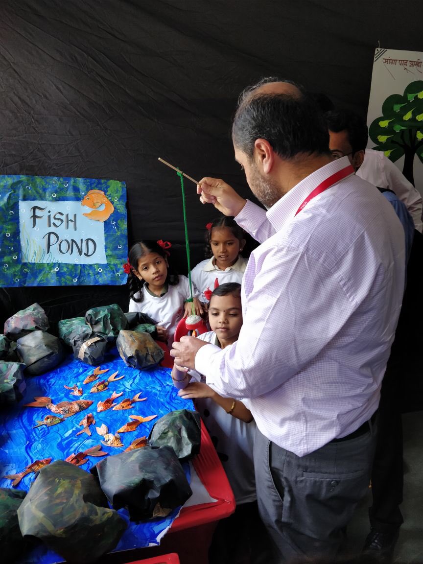 techmahindracsr's tweet photo. We’re trying to make #learning Maths fun! Our Math Fair brings together 14 Thane Municipal schools starting from today. Seen here, COO Chetan Kapoor inaugurating the Math Fair #CreatingHappierClassrooms #RiseforGood https://t.co/XV8WRJLE9e