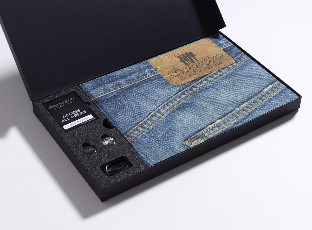 ScootePureprint's tweet photo. RT Pureprint "#tbt to this neat presentation our packaging experts created for this VIP pack #purecreativepackaging #presentationpackaging https://t.co/7ikMziMxH1"