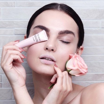 CRCComm's tweet photo. BAUME DE ROSE ~ LE GOMMAGE LÈVRES
de @byterryofficial Cet exfoliant ultra-doux affine, lisse et sublime les lèvres tout en délicatesse 
S'applique aussi souvent que nécessaire, en toutes saisons.
#byterry #girly #cream #face #womens #makeup #beauty #byterryofficial #baumederose https://t.co/SWjFU4WJuB