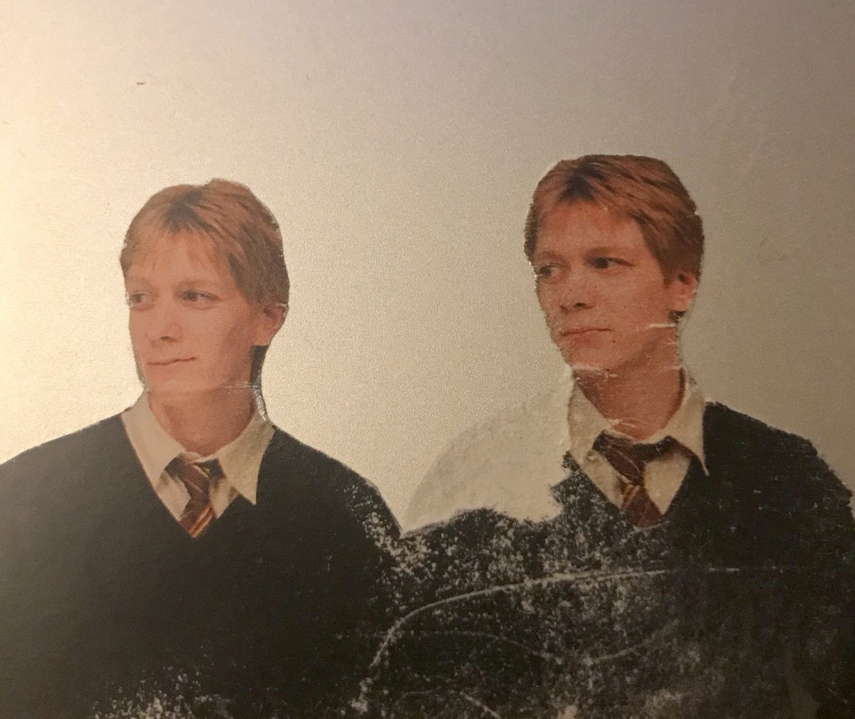 akatproductio's tweet image. I’m crying. 😢 This is a sticker of the Weasley Twins on my computer, and due to wear over time....Fred is fading away!!! 😱😭😭💔#whyyyyyyyyy #ripfred #seconddeath #HarryPotter #lifeimitatesart #lifeimitatesheartbreak @jk_rowling
