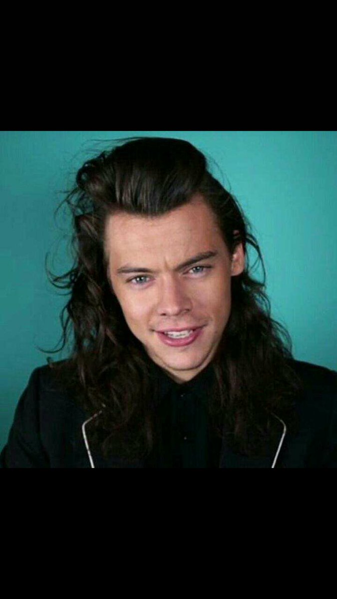 CentralLarry's tweet photo. okay, ele sempre será um bebê, não importa o que aconteça.

#HappyBirthdayHarryStyles https://t.co/BxVaH1uesh