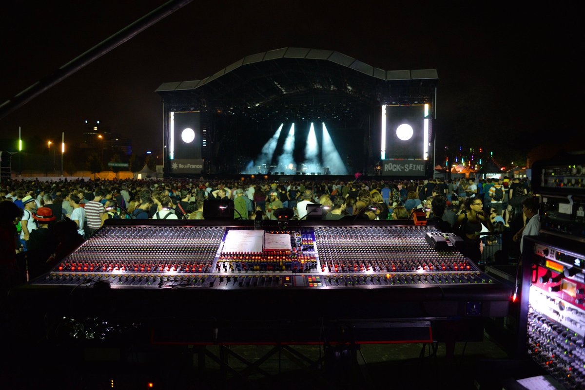 reprohead's tweet photo. Midas H3000 just before @PJHarveyUK headline show @rockenseine  August 2017, last show of the tour in Europe... 
@MIDASconsoles  @UAudio https://t.co/ofcBlxUXkJ