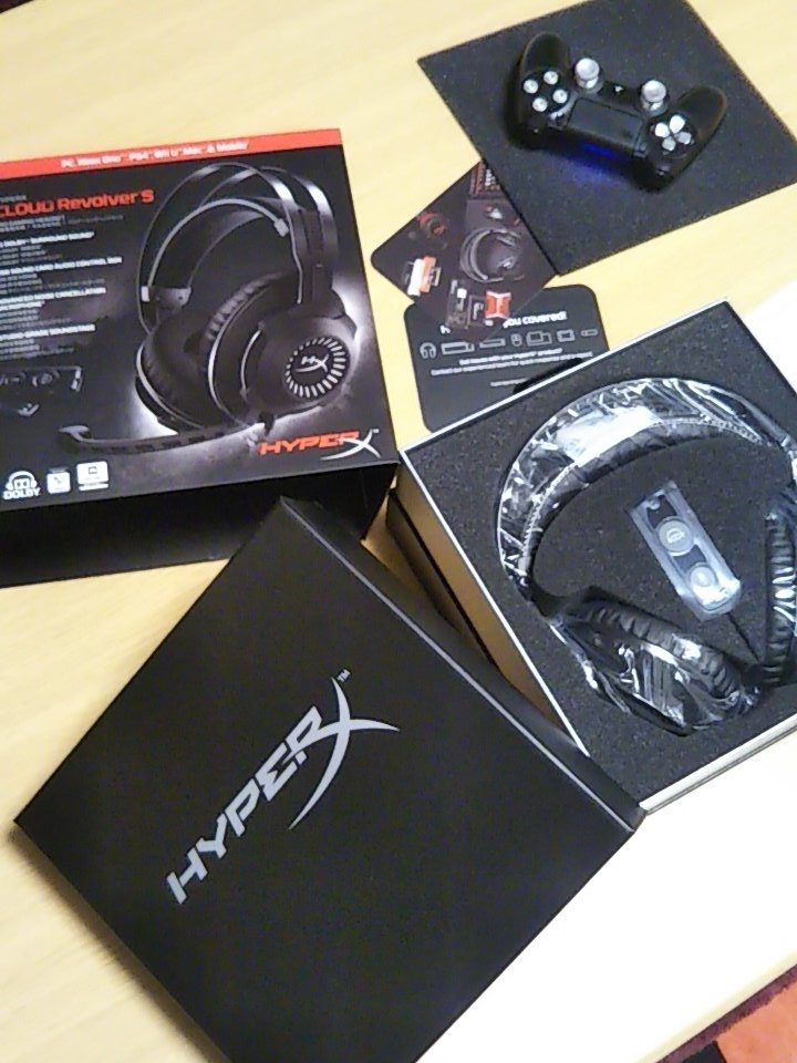 GOKUDO_T's tweet photo. こりゃヤベえ
とりあえず7.1を体験しよう
#HYPERXCLOUDREVOLVERS
#キングストン
#ゲーミングヘッドセット https://t.co/ObEpQD8eBX