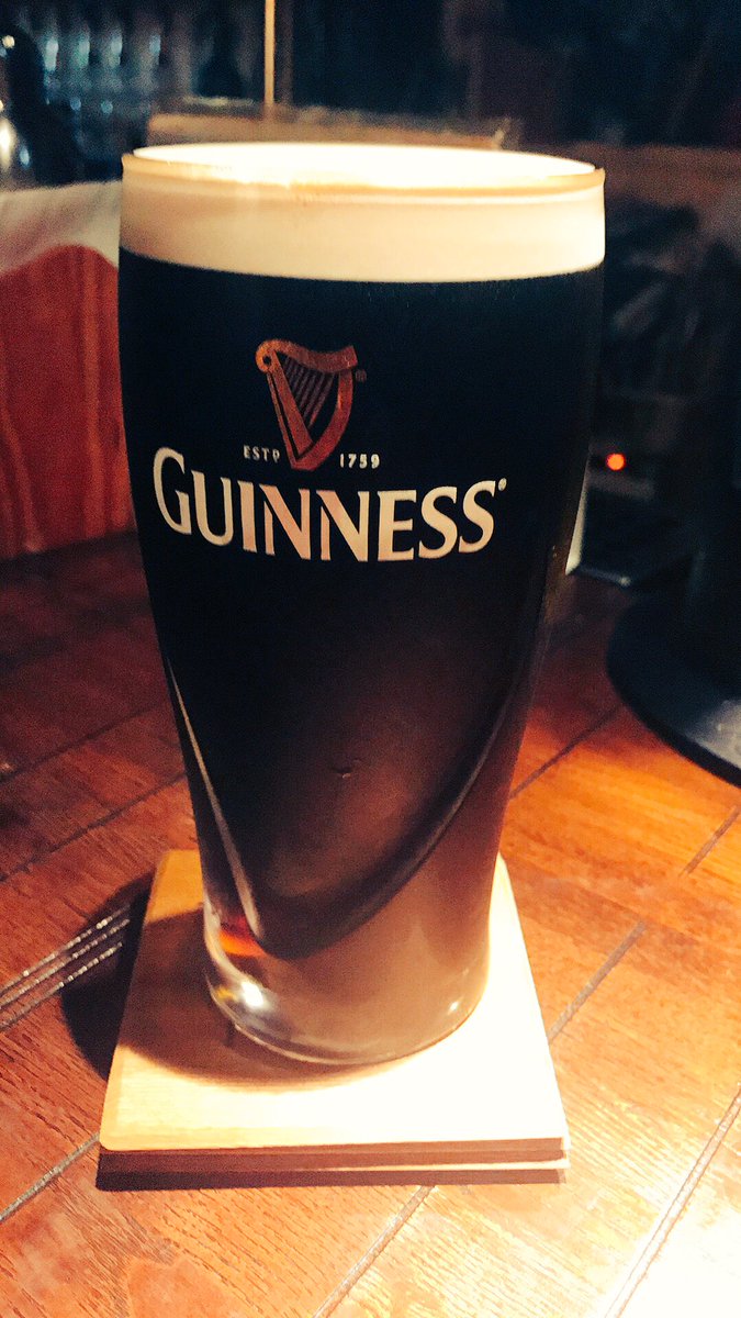 石川 賢次 こんばんは 皆さん Guinnees Beer ギネスビール 飲んだ事ありますか 缶や瓶 またはサージャー缶 ボタン押してピーって鳴り泡を作る機械用の缶 等ありますが 僕も昔は美味しく飲んでました 生guinneesは全然味が違います 缶の臭みが