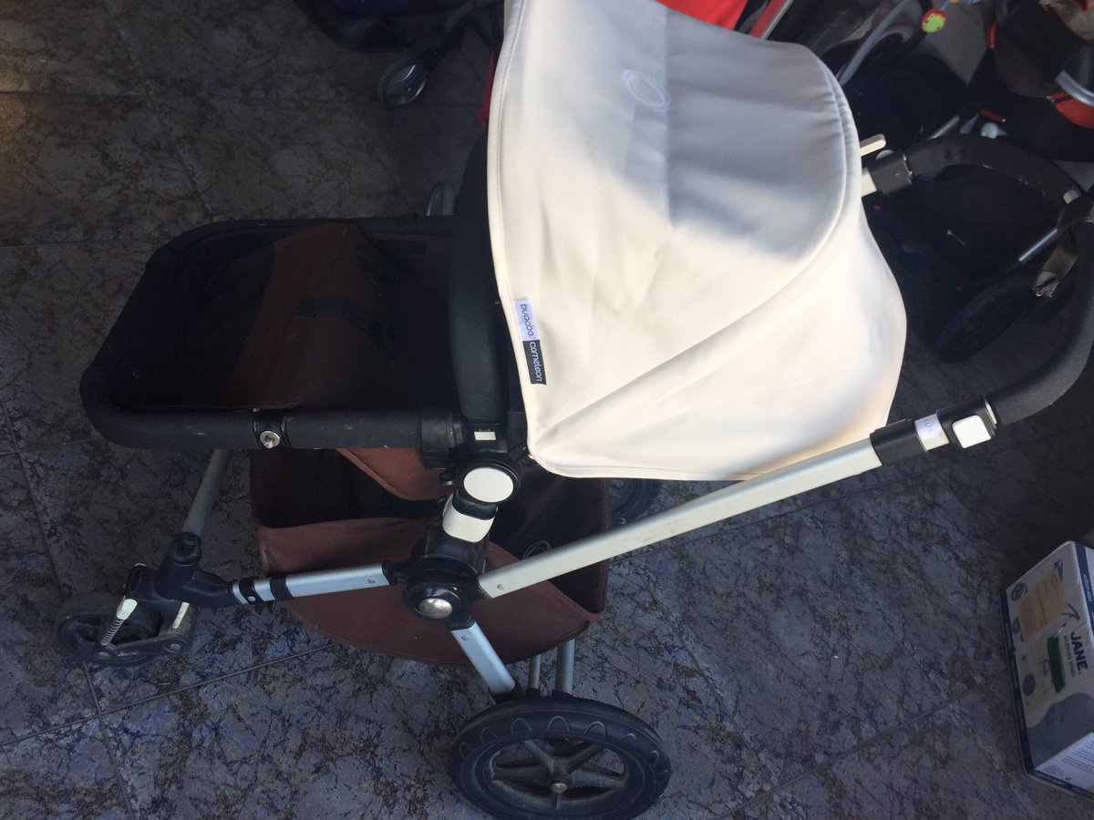 Se vende silla bugaboo con capazo