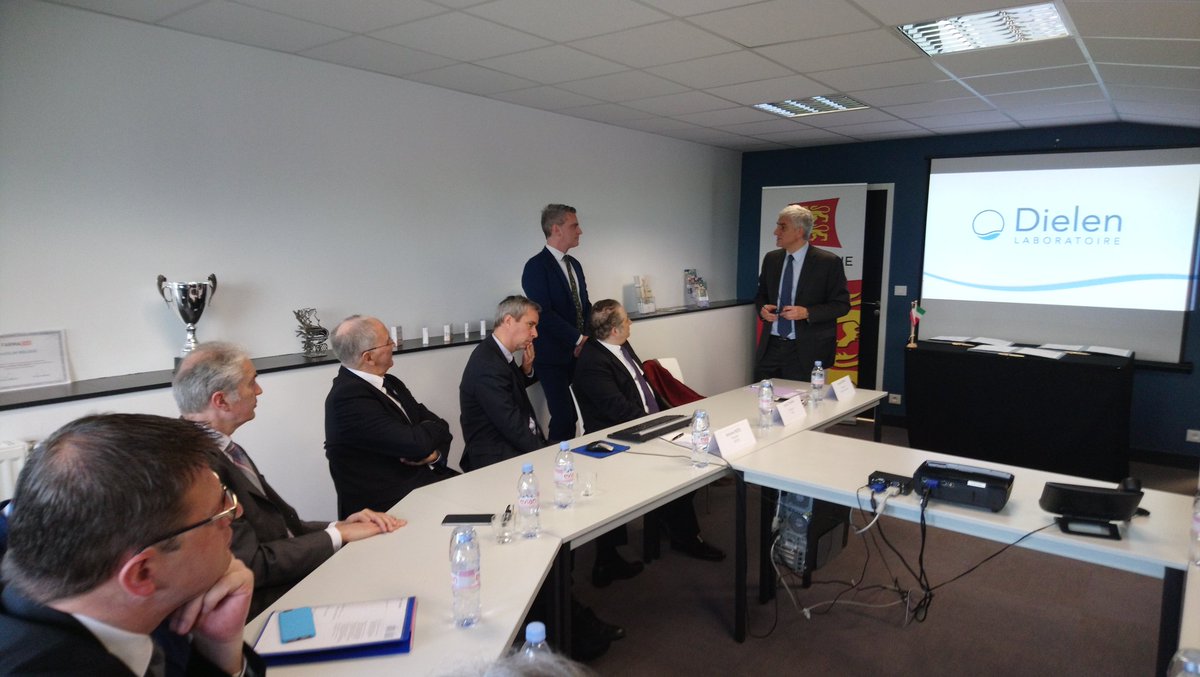 GaslyJO's tweet photo. Chez @DielenLab à #CherbourgEnCotentin signature d'un contrat avec l'Iran. Objectif : +25% du CA, rendu possible grâce à l'action de @CCINormandie et son action à l'export et @RegionNormandie https://t.co/1fYYmxzN0h