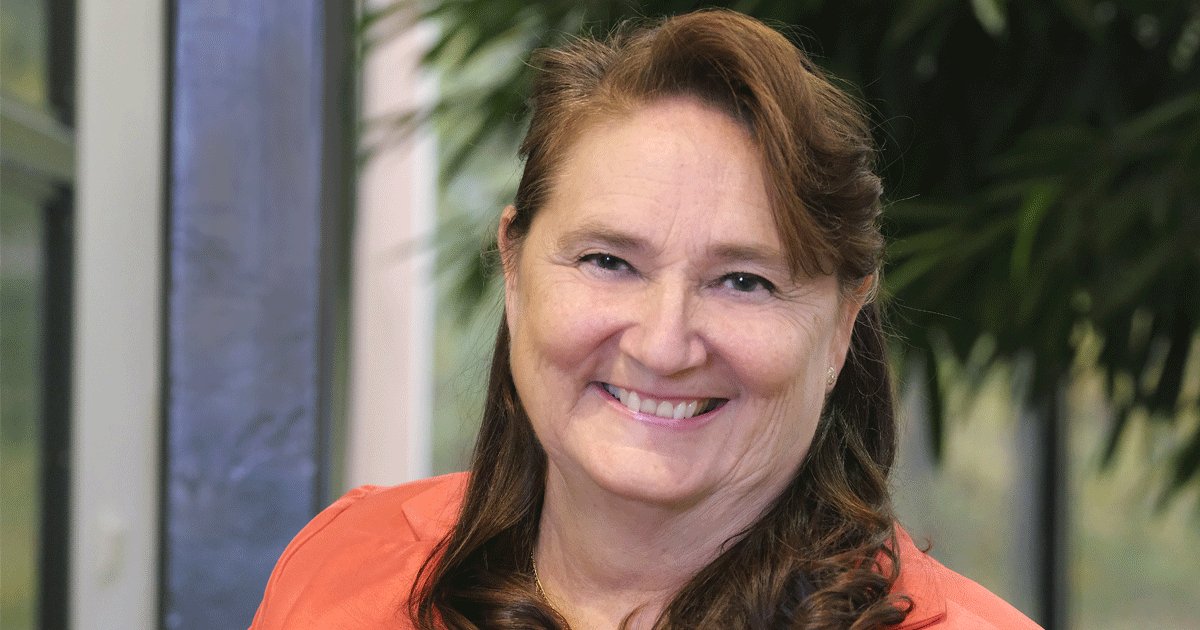 Mycronic's tweet photo. Lena Olving has been presented H.M. The King's Medal of the 12th size for her outstanding efforts within Swedish business sector. 
https://t.co/RXaTNT6YOL 
#MYCR https://t.co/RaopQovUd3