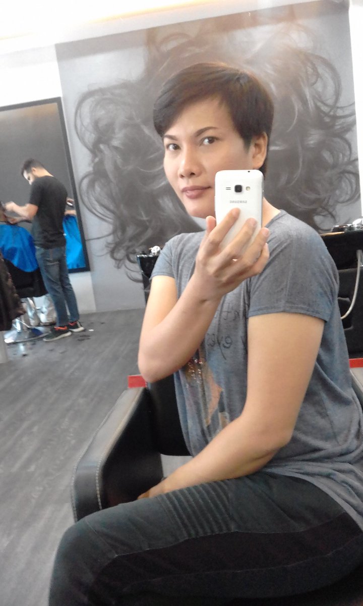 JenitaWaria's tweet photo. Ray hair &amp; beauty salon....johor bahru malaysia... https://t.co/TjRr7FHaLn