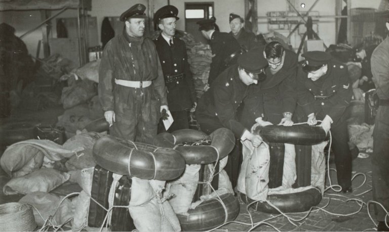 Vandaag 65 jaar geleden was de Watersnoodramp. Alle hulpvluchten kwamen vanaf Vliegveld Valkenburg en werden daar gecoördineerd. Lees erover op: canonvankatwijk.nl/verdiepingsver…