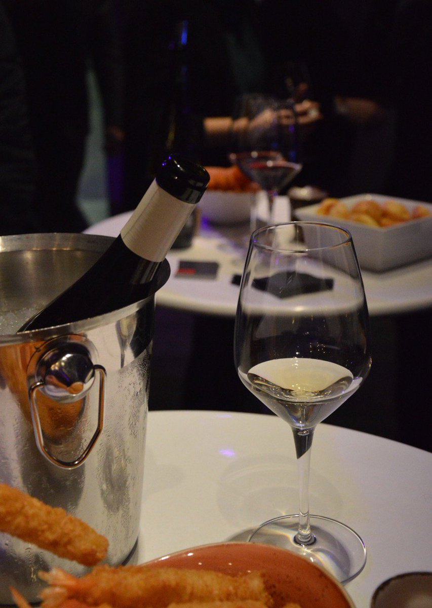 Ren Arc de Triomphe tweet media