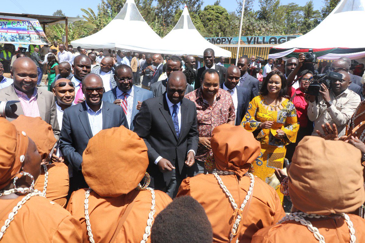 This morning with my DG Dr. James Nyoro and other leaders
I welcomed H.E Deputy President William Ruto for the official launch of the 30kms Gatukuyu- Mataara Road.