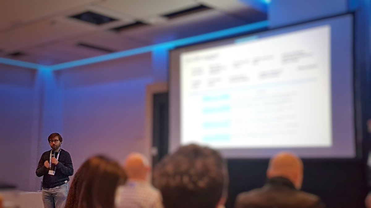 mariaborbones's tweet photo. Empieza la sesión de @jmordax y @AguadoDa en #faststart2018 👀 https://t.co/7ZPQTiCoRL