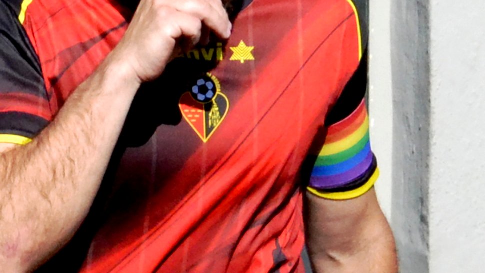 /FOOTBALL V HOMOPHOBIA/

Orgullosos y a la misma vez tristes al ser el único club español que participa en el mes de acción <a href="/FvHtweets/">FootballvHomophobia</a> contra la homofobia en el fútbol. 

Consulta el resto de campañas en Europa: farenet.org/campaigns/foot…

#LoveIsLove #LGTBI