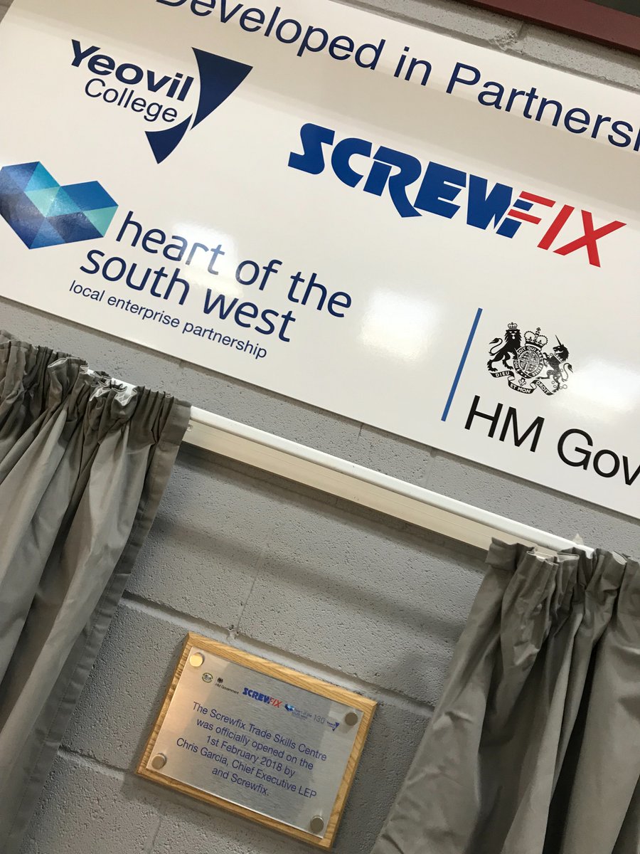 YeovilCollege's tweet image. Today’s the day! Our fantastic new Screwfix Trade Skills Centre and Motor Vehicle unit is opening!! #kickstartyourfuture #wherelearningcomestolife