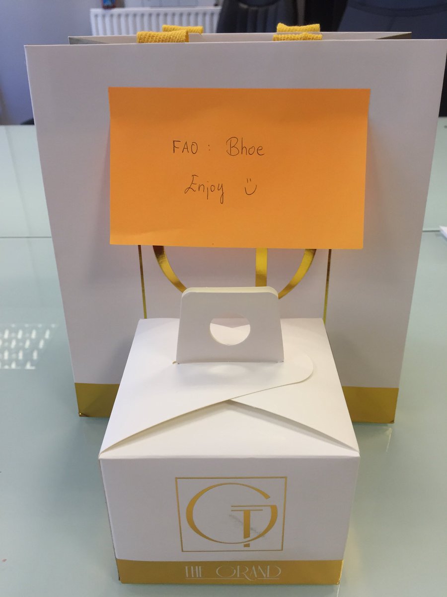 BhoeMonroe's tweet photo. When your favourite manager forgets to save you a slice of cake after an event... apology game is strong 💪🏼❤️ https://t.co/DfrauB6tO9