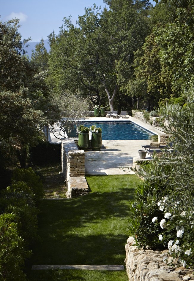 PureVillas's tweet photo. The sound of silence in an endless summer reading books on one of the beautiful lounge terraces surrounding the large heated swimming pool with a glass of wine in your hand... https://t.co/3iL6vBFlxk #Provence https://t.co/g6lHZ8ilC7