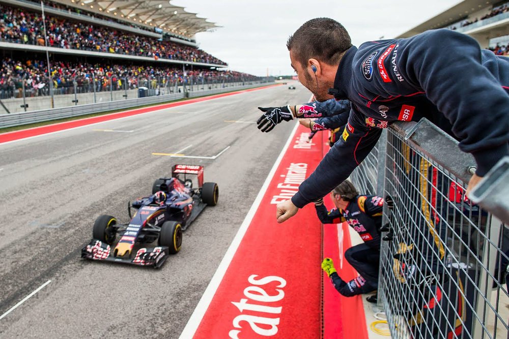 remco_v_eldik's tweet photo. @Max33Verstappen taking his best result for @ToroRossoSpy at the 2015 #HungarianGP and #USGP, finishing 4th 🙌✌️
#ThrowbackThursday #F1 #ToroRosso #STR11 #MaxVerstappen #Motorsport #STRwall #tororosso https://t.co/TUED7cyJCg