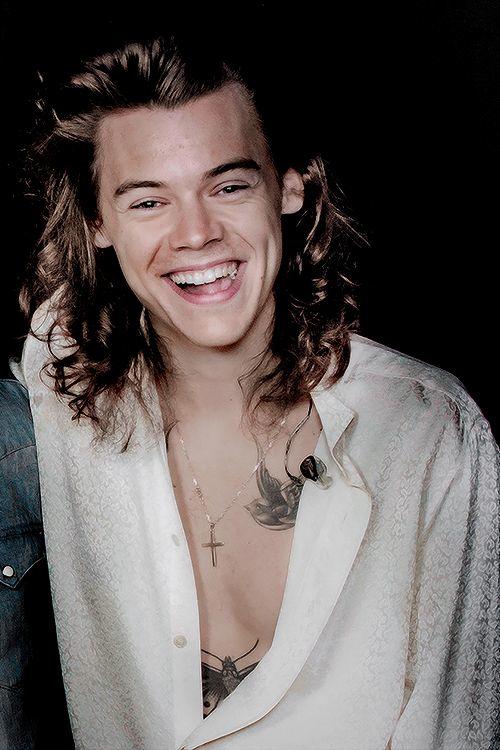 inthestyleUK's tweet photo. Happy Birthday to one of our biggest man crushes of ALL TIME - @Harry_Styles 😍 #HarryStyles https://t.co/UwSKyozFuK