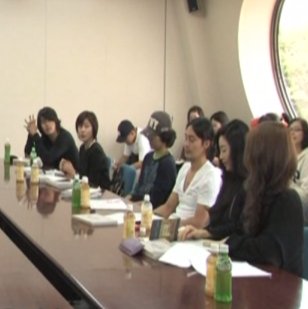 2010sigasecret's tweet photo. 65. 시크릿가든 대본리딩에서 주연 배우들 중 머리가 가장 짧았던 배우는 하지원이다. https://t.co/izQSSucJX5