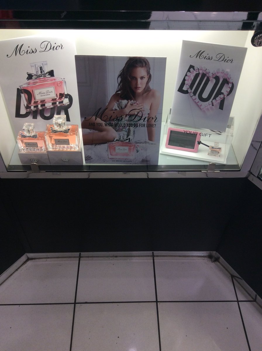 TPSThurrock1's tweet photo. And you what would you do for love .#ValentinesDay #theperfume shop# https://t.co/WiOkhUU80t