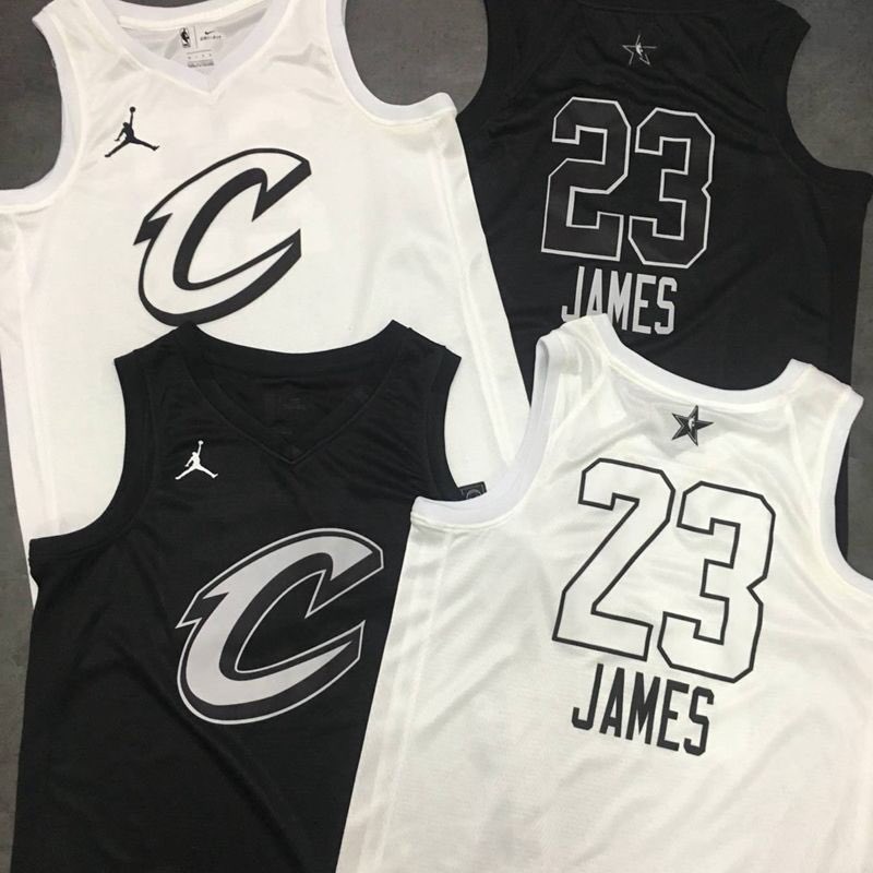 ElBazardinho's tweet photo. Bonjour à toutes et tous. 
Comme promis ElBazardinho rouvre ses portes en ce 1er Février avec de belles choses pour démarrer cette année 2018 🔥🤙
Pour commencer pour les fans de #NBA certains Maillots All-Star sont déjà dispos 😁 https://t.co/F5ORW38FnQ