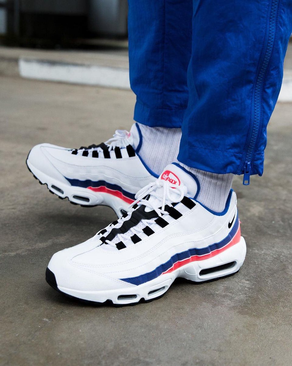 Twitter पर スニーカーウォーズ Sneakerwars 国内2月2日発売予定 ナイキ エアマックス90 95 フレア50 180 パック T Co Xxjzilr8kk Air Max 180 のオリジナルカラーを歴代エアマックスシリーズにアウトプット Sneakerwars スニーカー Nike