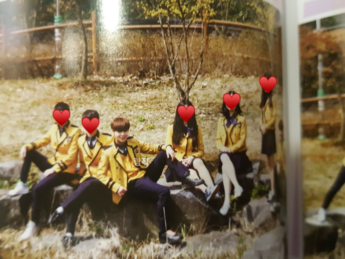 FahXiah's tweet photo. รูปจีฮุนในหนังสือรุ่น น้องงงงงงงงงง สีเหลืองเหมาะกับหนูที่สุด และยังคงเป็นเด็กเฟี้ยวๆเสมอต้นเสมอปลาย

©︎kuanlinonthebit https://t.co/WYLgz5IYwq