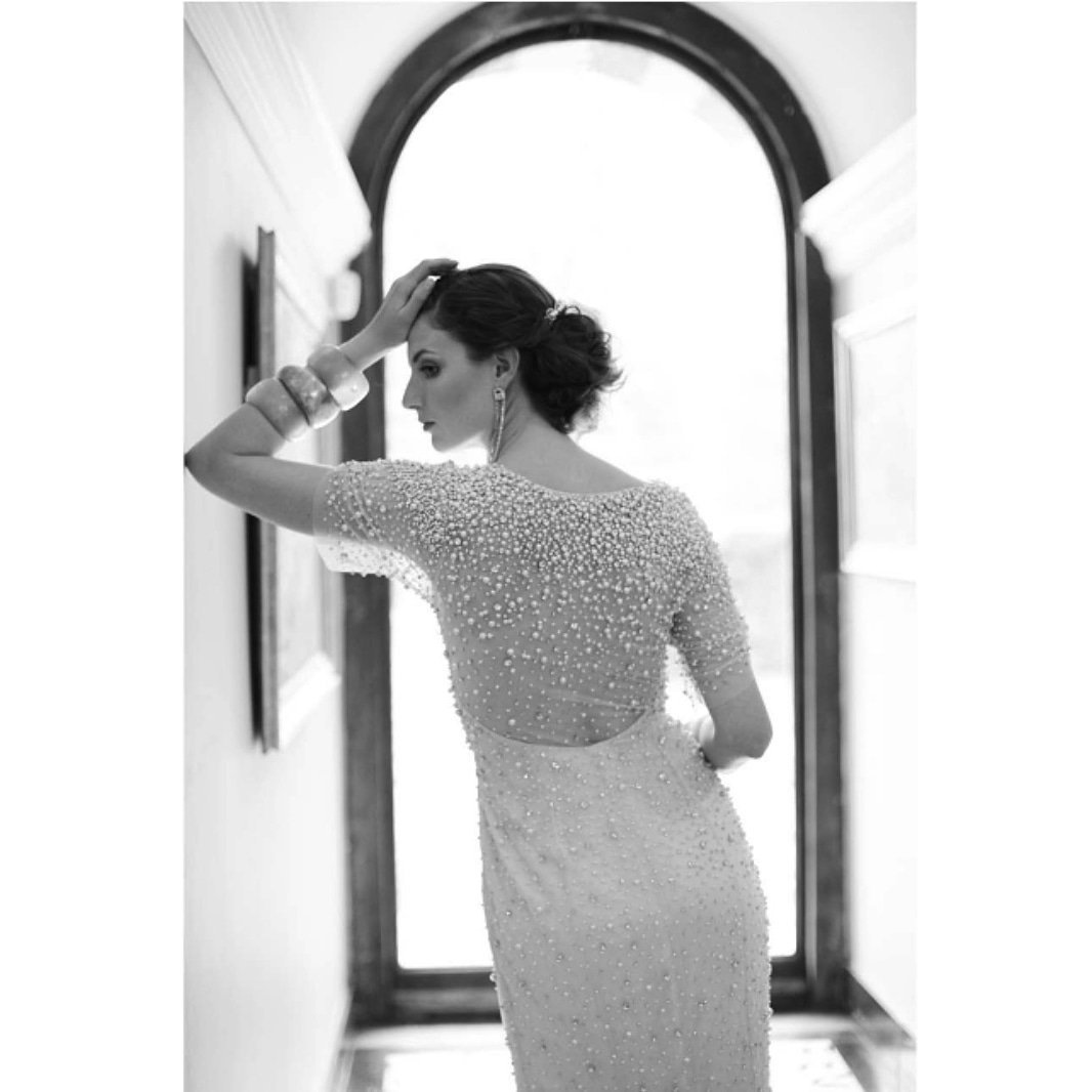 RashaLondon's tweet photo. Shine and sparkle effortlessly on your special day. Comfort is key. You can have both glamour and comfort in RASHA. Beautiful editorial by @youyourwedding featuring Blush dress. #ThrowbackThursday #effortlessglamour #RASHA #Coolbridal #londoncool #luxe https://t.co/xZJhvBb5mu