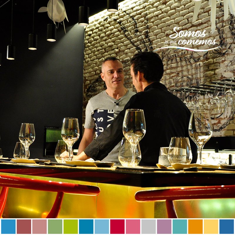 ¿Conoces el restaurante <a href="/emilcrudito/">Emil Crudito</a>? Su #chef <a href="/EmilMChef2/">EmilMChef2</a> te da trucos para distinguir el pescado más fresco: agallas, ojos, piel mucosa y... ¡Descúbrelo! #SLQC #mercamadrid youtu.be/ZBzmoAZINWo