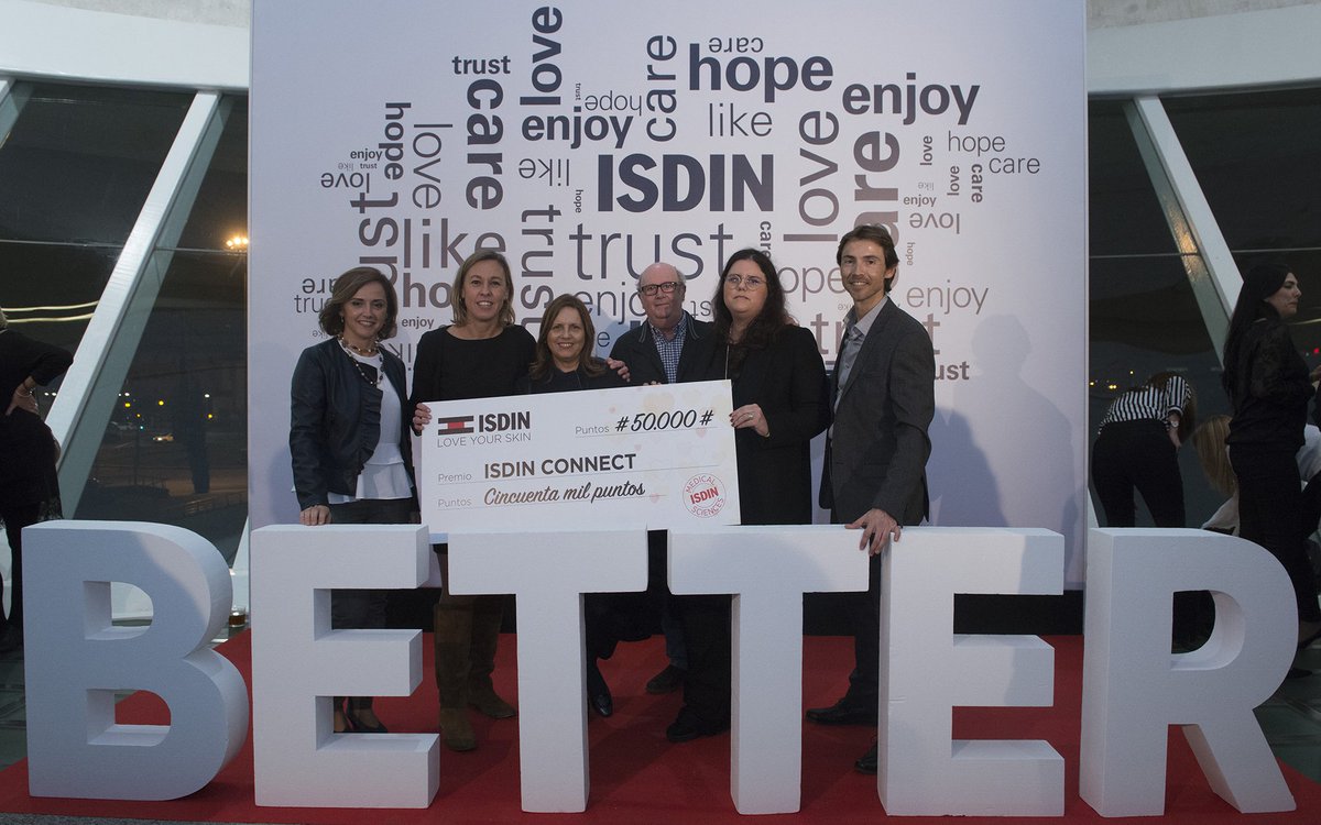 ISDIN's tweet photo. Gracias Valencia por una noche llena de innovación y emoción en el Innovation Summit ISDIN celebrado ayer. Descubre más y regístrate para asistir a las próximas citas aquí: https://t.co/EKDP6cjmTZ   #ISDIN #Farmacia #InnovationISDIN https://t.co/2abXu0BEd5