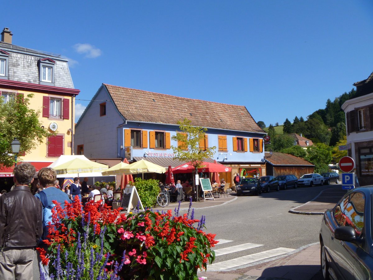 PatchworkTours's tweet image. European Quilt Tour: Latest European Patchwork Exhibition in ALSACE France from 12TH September – 19TH September 2018, to know more about the quilt tour call us at 01332 905601 or visit the link: bit.ly/2nxL1PH