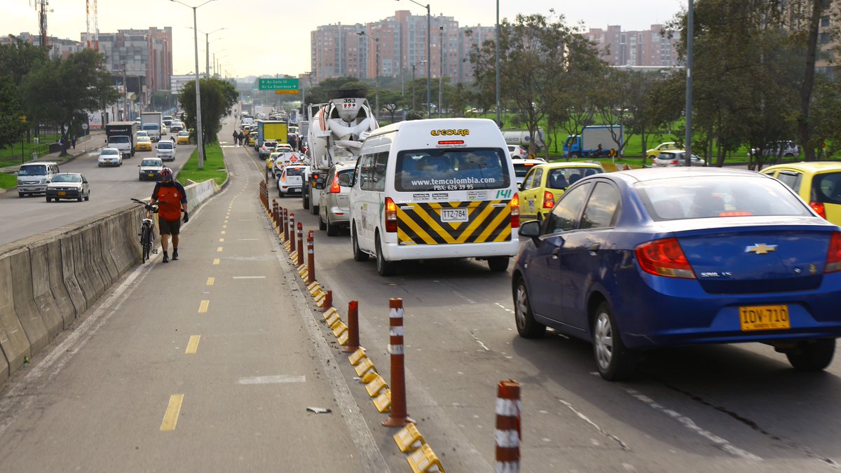 ¡QUÉ ENVIDIA!

Hoy es el DÍA SIN AUTO (CARRO) en Bogotá, Colombia.

Una urbe de 8 millones de hab. se toma esta celebración EN SERIO. Han logrado q TODA LA CIUDAD quede SIN AUTOS 1 día de 05.00 AM a 17.30 PM. Se calcula son 1,2 MILLONES los autos q paran.

semana.com/nacion/articul…