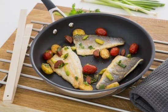 CirculonUK's tweet photo. For a limited time only, you can get your hand on a Momentum HA twin pack now only £49.99! https://t.co/lQqKdvbKQj #CookwithCirculon #Wintersales #Offer https://t.co/vjPCXu3w19