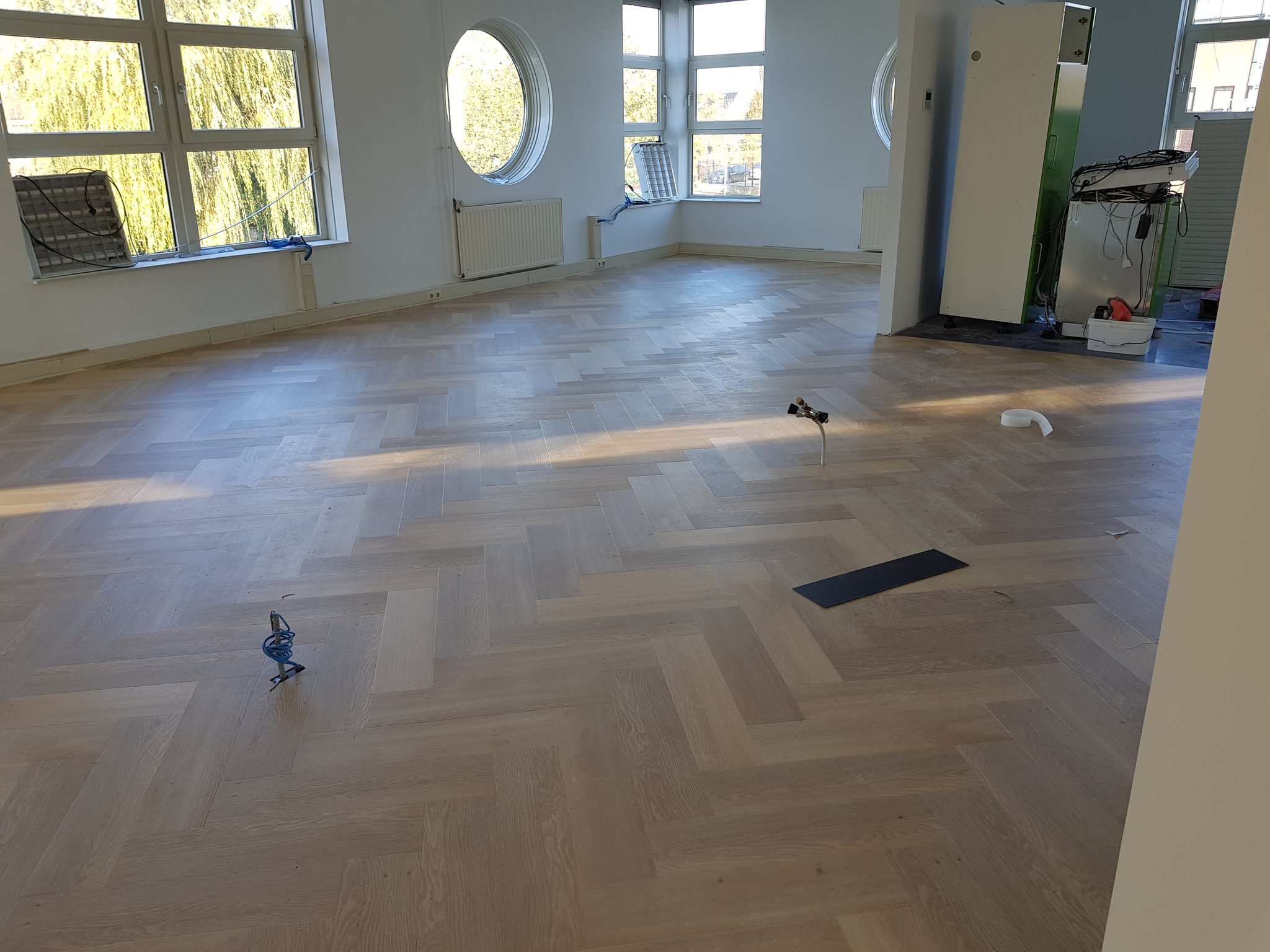 Karsmakers projecten on Twitter: "Pvc op marmoleum? Geen probleem met ...