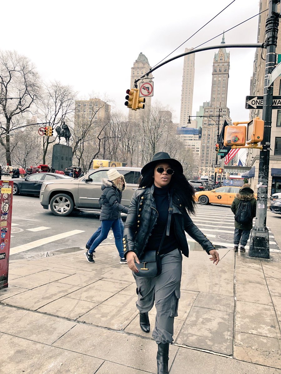 NomzamoMbatha's tweet photo. Not to self: invest in leather gloves. 
🗽 🍎 https://t.co/zZ1AXOuRcu
