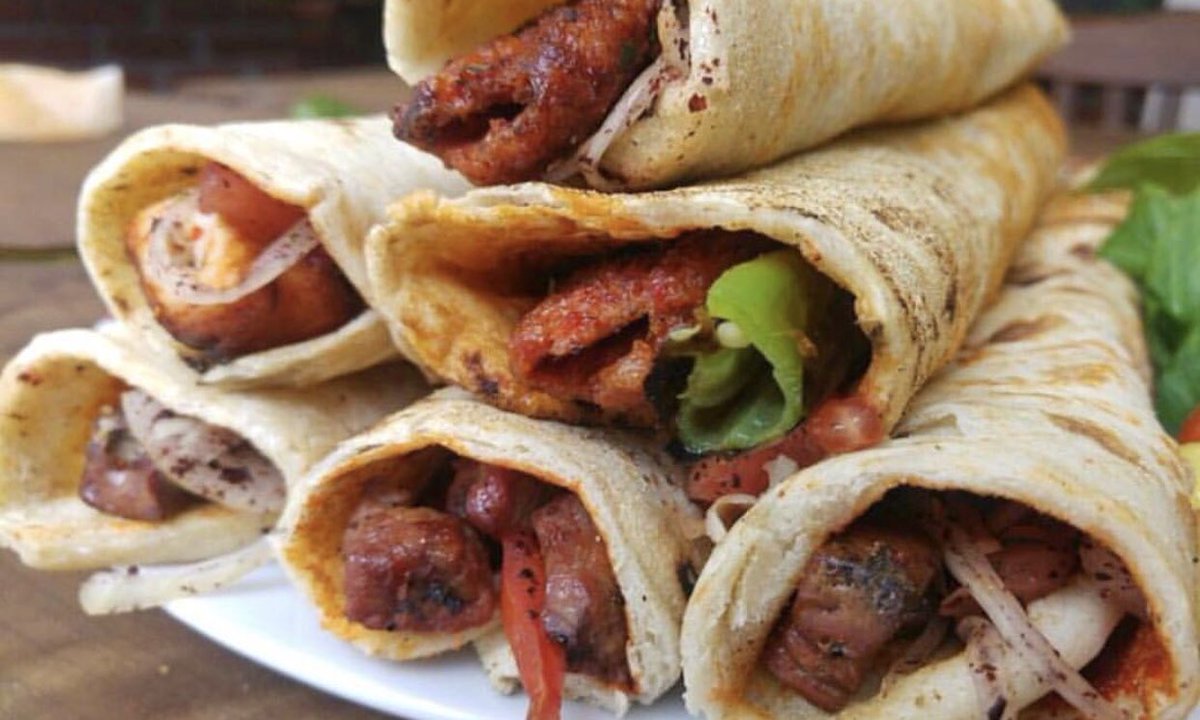 HepsiKebap's tweet photo. Şehrin en iyi dürümünü yemeğe ne dersiniz ? 😋 https://t.co/YLxqXcrDCE