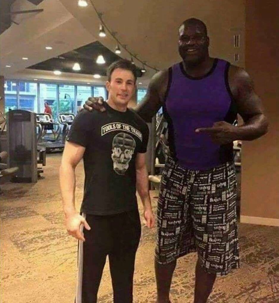 ValarousCap's tweet image. "I met a very tall man today, and maybe you can't see it, but I was very scared.

His hands were as big as my head."