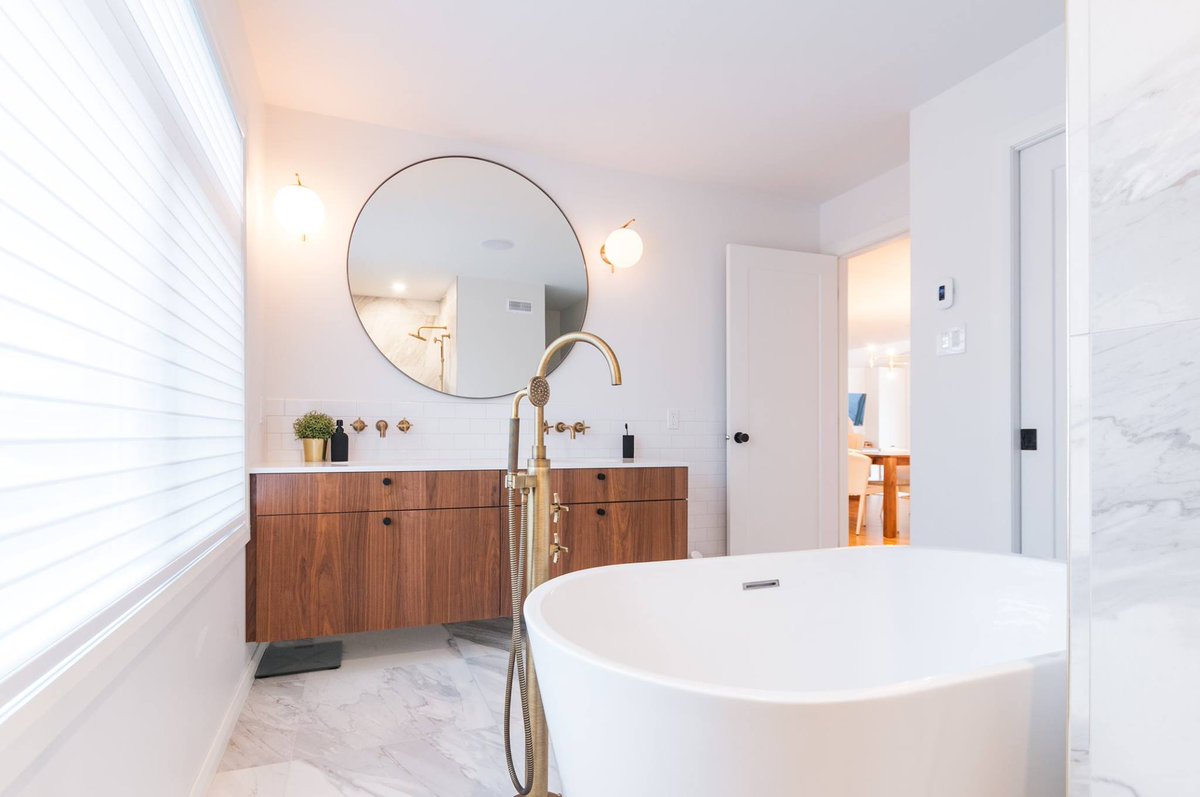 Love seeing this Lester mirror in this stunning bathroom design. 😍  ÔMBoutiqueAtelier