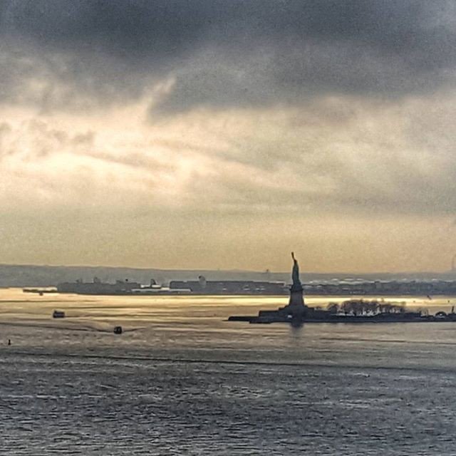 hihi0806's tweet photo. Reposting @stefanosilverado:
#nyc #liberty #statue #sunset #hdr #love #travels #usa #island #rebelsky #bestoftheday https://t.co/TaCGMTSS5m