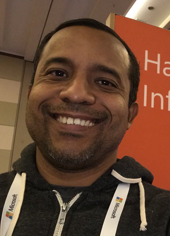 interfazpodcast's tweet photo. Interfaz Podcast Episodio 50–En vivo desde Ignite 2017– Comunicaciones Unificadas con @peterdiaz33 quien es es MVP en Office Servers and Services desde hace 6 años, además de ser Arquitecto de Soluciones de Comunicaciones Unificadas y Seguridad. https://t.co/3tQ2xqg5Hg https://t.co/wbWri93LsC