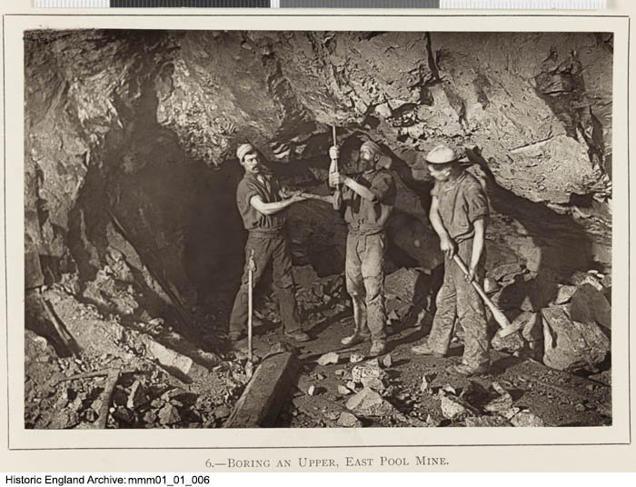 HE_Archive's tweet photo. Miners boring an 'upper' at the East Pool Mine, Carn Brea, Cornwall. 1893 #Workinthepast #HandSFail #WRULD #Baggsynotmeinthemiddle https://t.co/df18SVz6lb https://t.co/NfkpH5cNW1