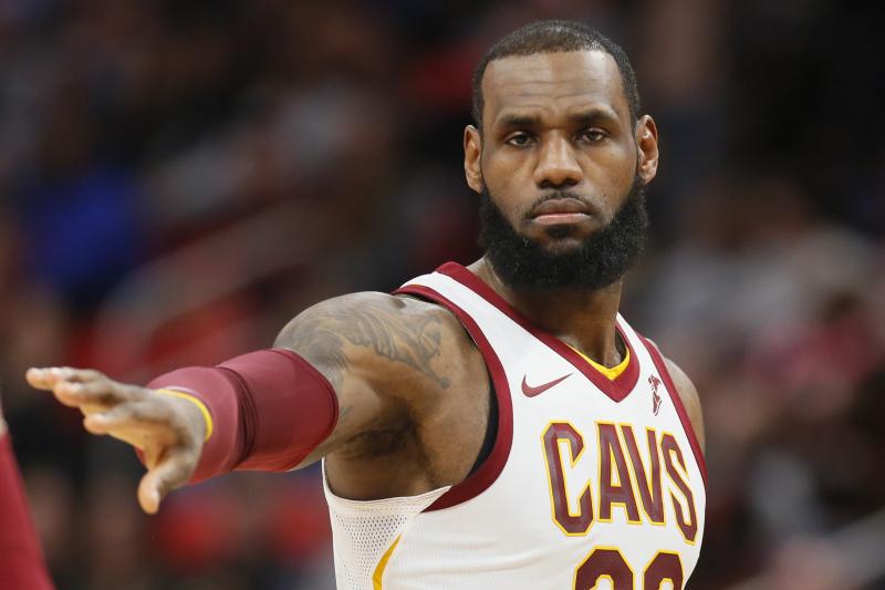 BleacherReport's tweet photo. LeBron would listen to proposals from Spurs and Warriors, wouldn’t rule out meetings with Lakers, Cavs, Heat and Rockets, per @ChrisBHaynes https://t.co/brPbNDDvGb https://t.co/HYizskr2p9