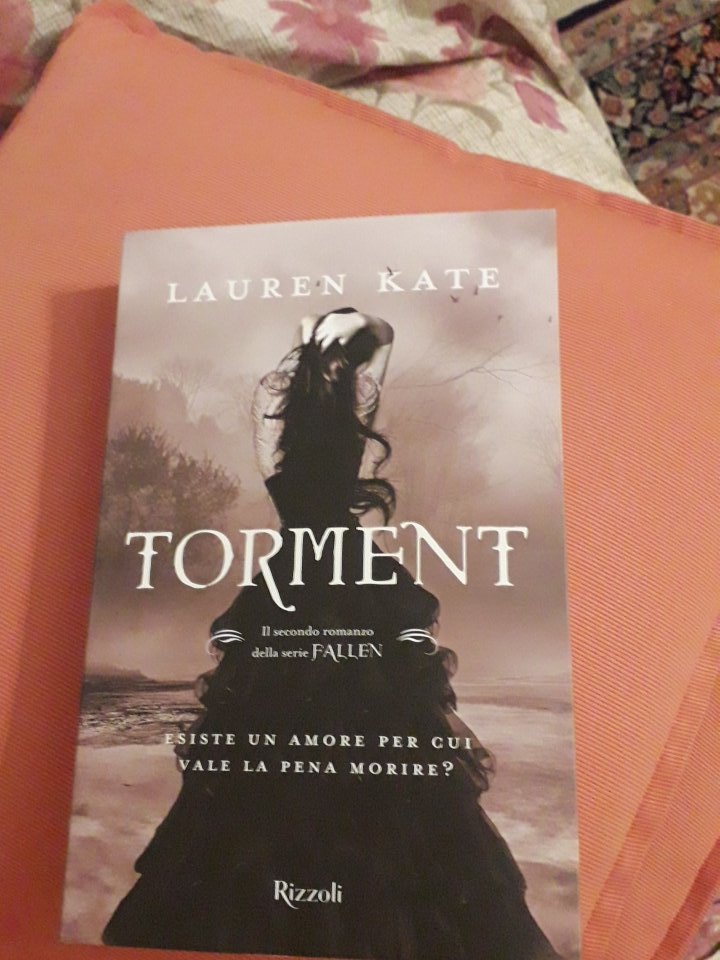LaylaRepetti's tweet image. ❤ Dopo un esame non c'è nulla di più rilassante d'un libro! ❤

#seriefallen #Torment #LaurenKateTorment #LaurenKate #LuceeDaniel