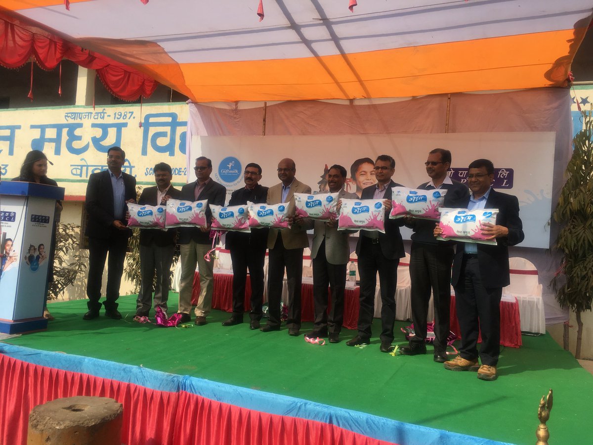 dewdrops909's tweet photo. Launch of the "Giftmilk " scheme at bokaro for 2000 government school students @BokaroDc @BokaroUpdates @CSR_IND https://t.co/9MkQRFE9pi