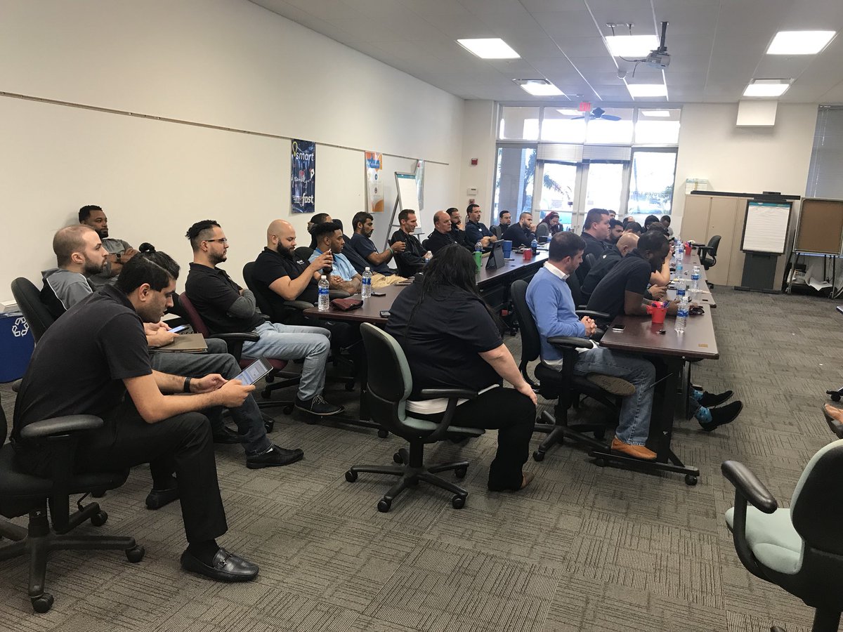 Amy__Smith1's tweet photo. Big things to come from this great group of leaders! #PrimeLeadership #WintheBusinessWintheHome #FloridaStorm #Miamidisturbance #WorldDomination @Mr_Ely_Gonzalez @TerronJernigan @Ang_Rutherford1 https://t.co/Cn9O262vNn